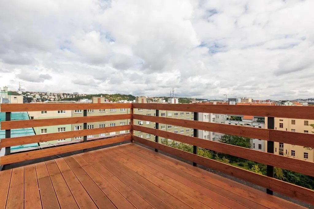 2 Rooms Apartment With Terrace And Free Parking Near Metro Prag