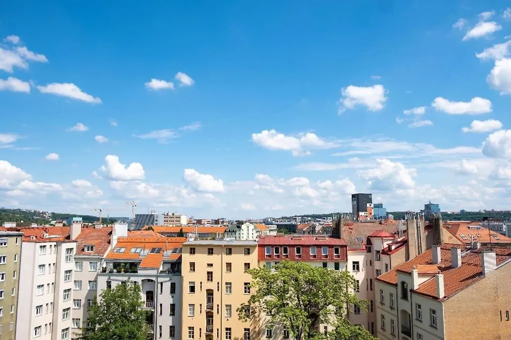 2 Rooms Apartment With Terrace And Free Parking Near Metro Prag
