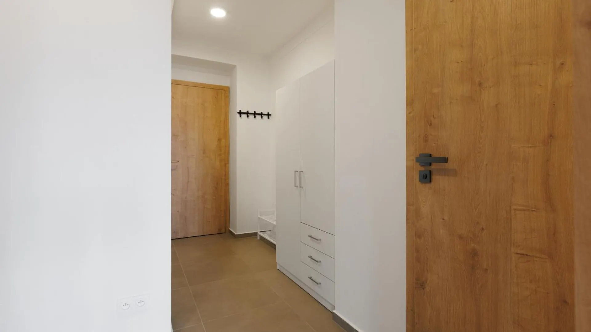 2 Rooms Apartment With Terrace And Free Parking Near Metro Prag